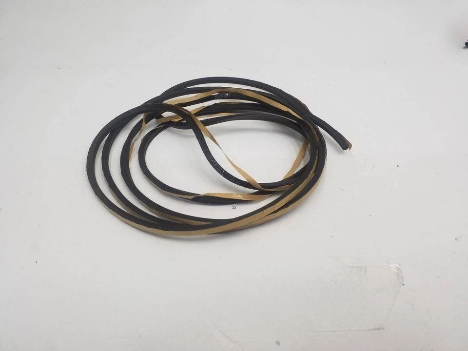 Adhesivo de vidrio para ventana trasera y presa Toyota OEM 56117-64010 Foto 4 de 4