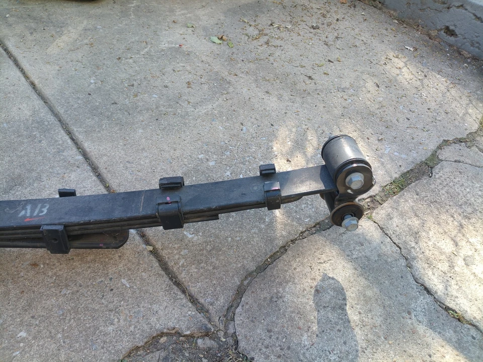 2018-2023 TOYOTA TACOMA PASSENGER REAR (RR)  LEAF SPRING 48210-04702 (OEM) - Image 4 of 4