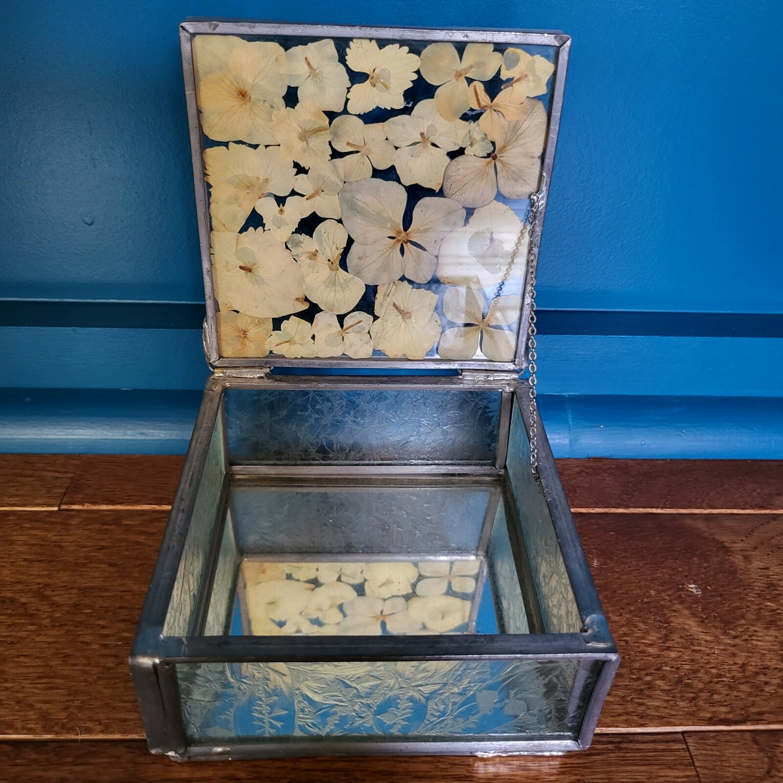 Vintage Leaded Glass Trinket Jewelry Box Pressed Flowers Chain Hinged