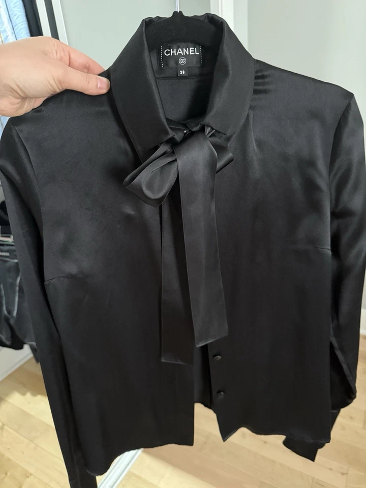 Auténtica Blusa de Seda CHANEL Negra Talla 38 Para Mujer Hecha en Italia Marca de Lujo Foto 2 de 4