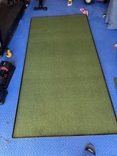 Premium Hand Crafted Indoor Putting Green With Wood Trim And High Quality Turf