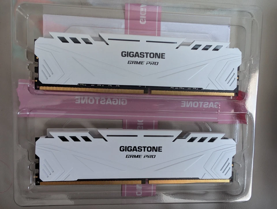GIGASTONE Game PRO 32GB DDR4 RAM Kit 3200MHz - Image 2 of 4