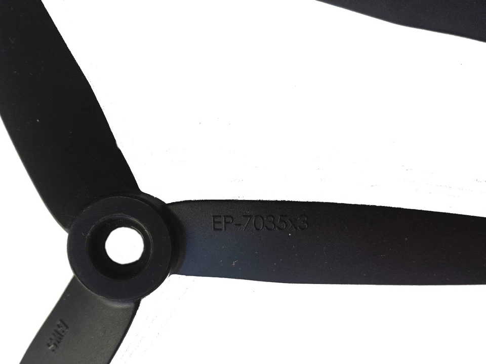 2 Stück (7x3,5)" Original GWS 3-Blatt Propeller Set (1x Cw + 1x CCW) Multimotor - Bild 3 von 4