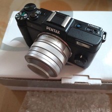 Pentax Q Digital Camera with 01 Lens and Unused Genuine Case Excellent Condition