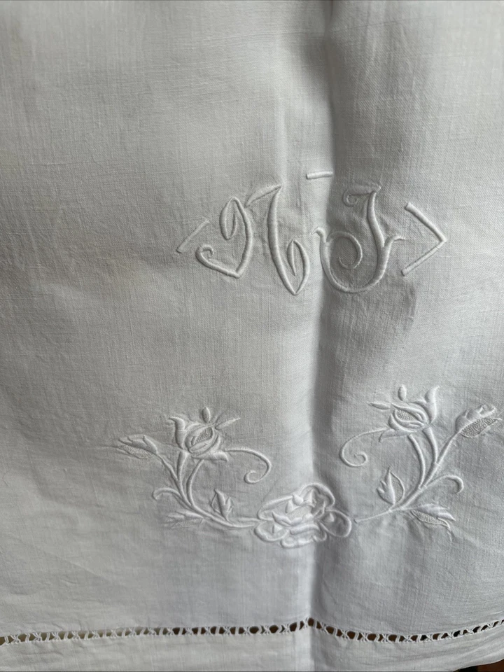 Drap Ancien XIXeme 300x240 Pur Lin État Neuf Broderie Fleurs Monogramme MJ - Photo 2/4