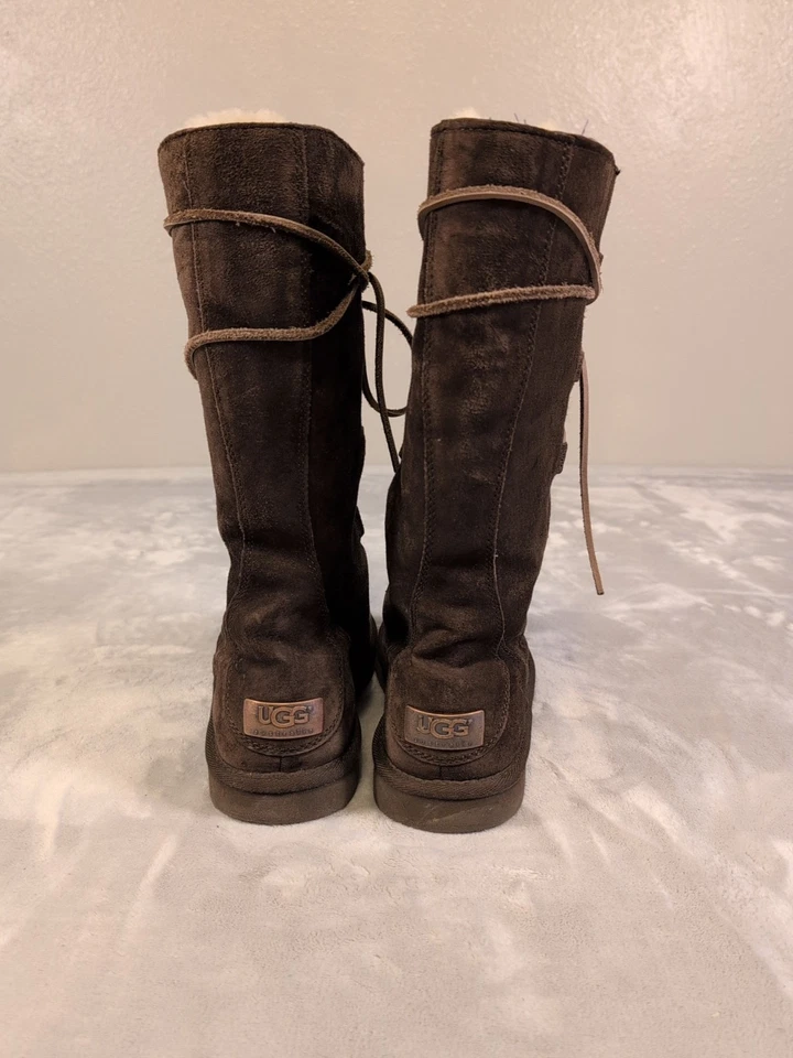 Botas hasta la rodilla UGG Australia para mujer talla 7 exterior de cuero Foto 4 de 4