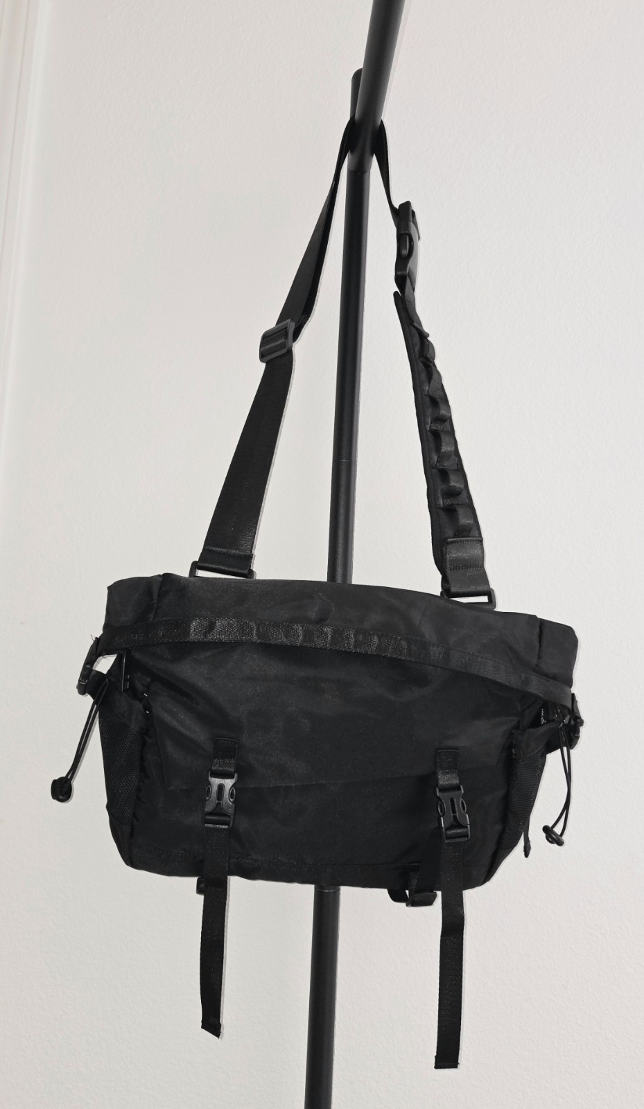 Water Repellent 14 in Laptop Bag w/ Yoga Mat Straps & Bottle Pockets NEW