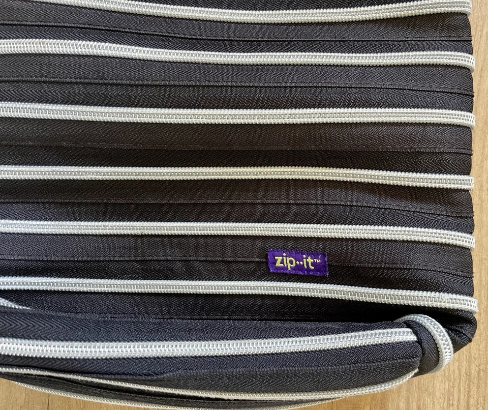 Bolso Bandolera Y2K ZIPIT Negro Gris Rayas Cremallera Cartera Retro Festival Foto 2 de 4