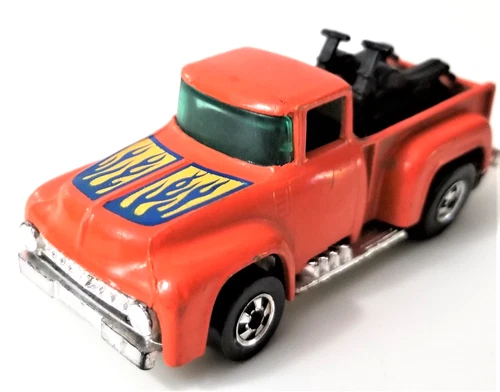 Vintage HOT WHEELS 1973 Diecast Truck 1/64 '56 Ford Orange Pick Up w/ Cycles