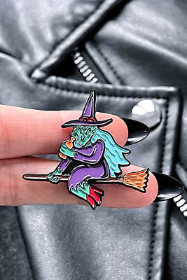 Killstar Anstecknadel - Blockula Enamel Pin Hexe Gothic