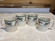 Spode Set of 4 Christmas Tree Holly Border Mugs Coffee Tea Cocoa 9 oz MINT
