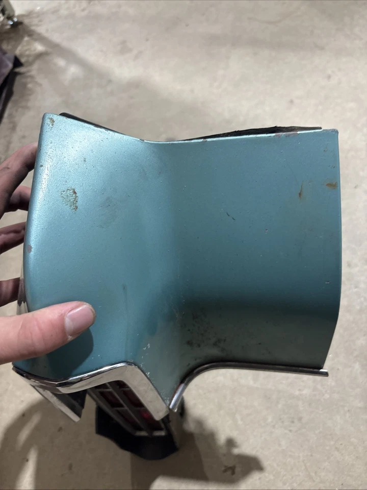 Conjunto de luz trasera izquierda Chevrolet Monte Carlo 1970 1971 1972 Foto 3 de 4