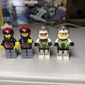 Lego World Racers 8898 Wreckage Road&nbsp;100% Complete w/Instructions and 4 Figures