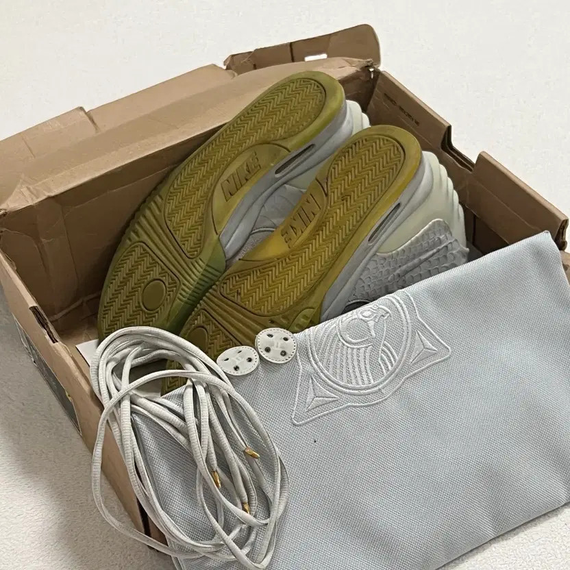 Nike Air Yeezy 2 Pure Platinum Wolf Grey Sneakers US 10 (280) thumbnail 9