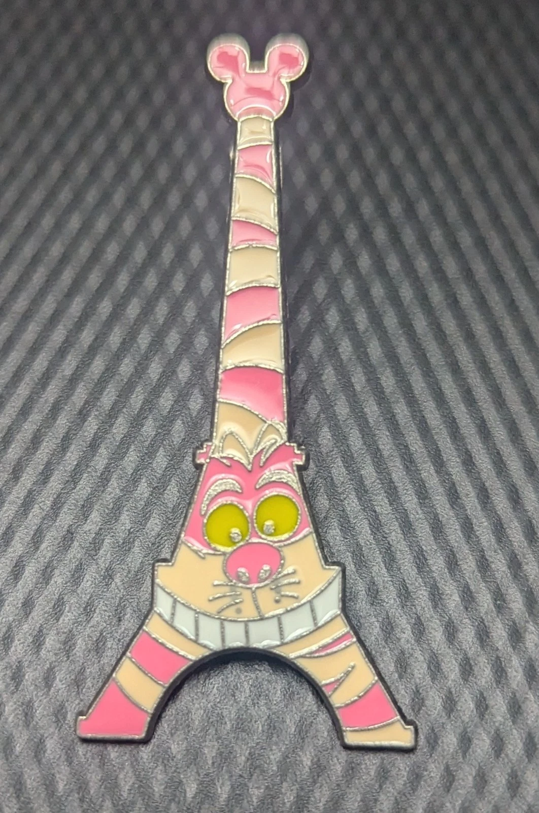 Cheshire Cat Eiffel Tower Collection -Alice in Wonderland Disney Trading Pin
