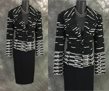 BEAUTIFUL St John knit black white jacket skirt suit size 6