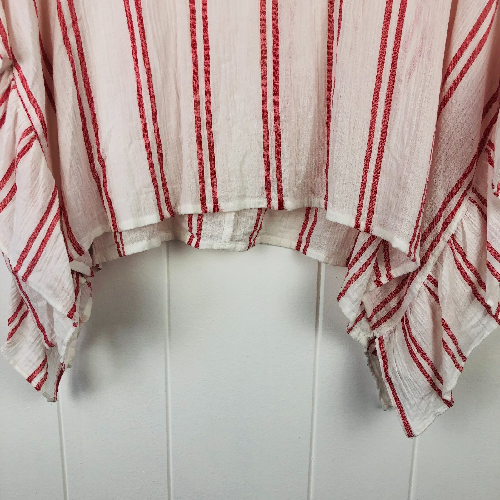 BCBGeneration Flutter Sleeve Crop Top Medium - image 8