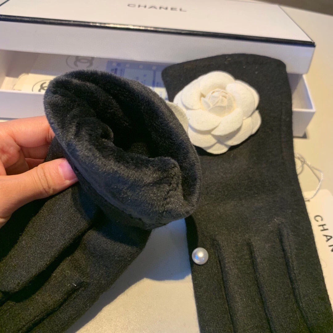 Autumn and winter warm and velvet camellia wool gloves