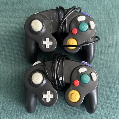 Set of 2 Nintendo GameCube Unbranded Controllers EUC Black Video Game Parts