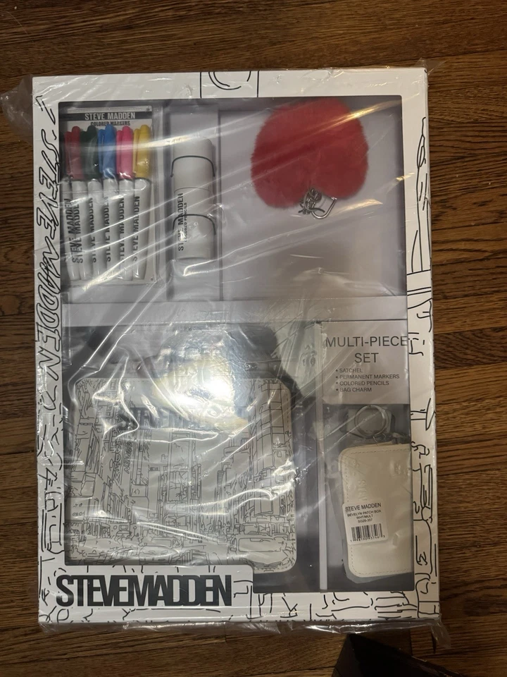 Steve Madden Bevelyn B Evelyn Patch Box Gift Set Bag, Card Case, Plush Charm NEW - Image 2 of 4