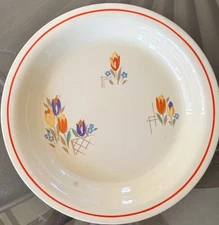 Homer Laughlin Kitchen Kraft Oven Serve pie plate in the "Tulip" pattern