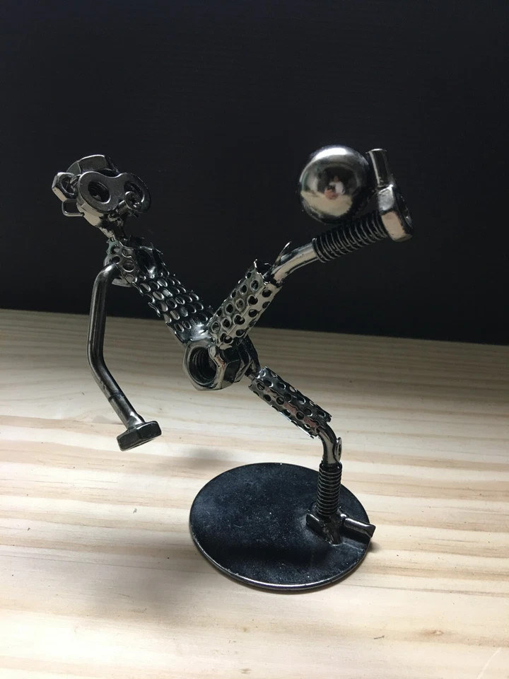 Figura de perno de metal hecha a mano para jugador de fútbol americano/fútbol patada sobre la cabeza 7"L x5,5"W Foto 2 de 3