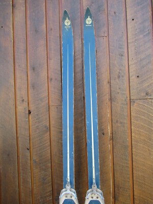 VINTAGE HICKORY Wooden 83