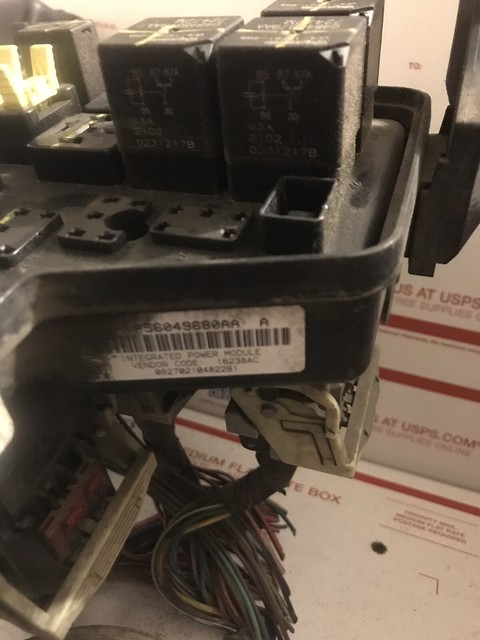 02-03 DODGE RAM INTEGRATED POWER DISTRIBUTION CENTER TIPM JUNCTION