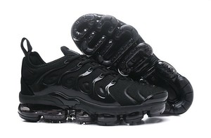 vapormax plus black mens