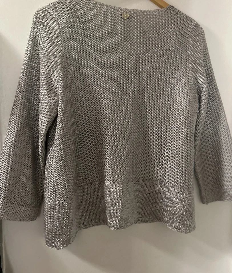 SportsWorks Studio Gray V-Neck One Flower Button Closure Cardigan Size Large - Image 2 of 4