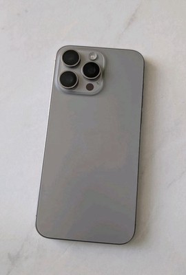 iPhone 15 Pro Max 