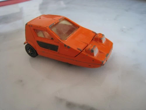 Corgi Toys Whizzwheels Bond Bug 700 Diecast Car 1:43 CW9