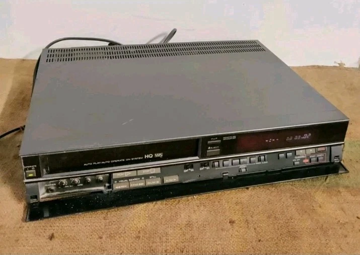 Hitachi VT430E Videoregistratore VHS Registratore Vintage HiFi X Videocassette - Immagine 2 di 4