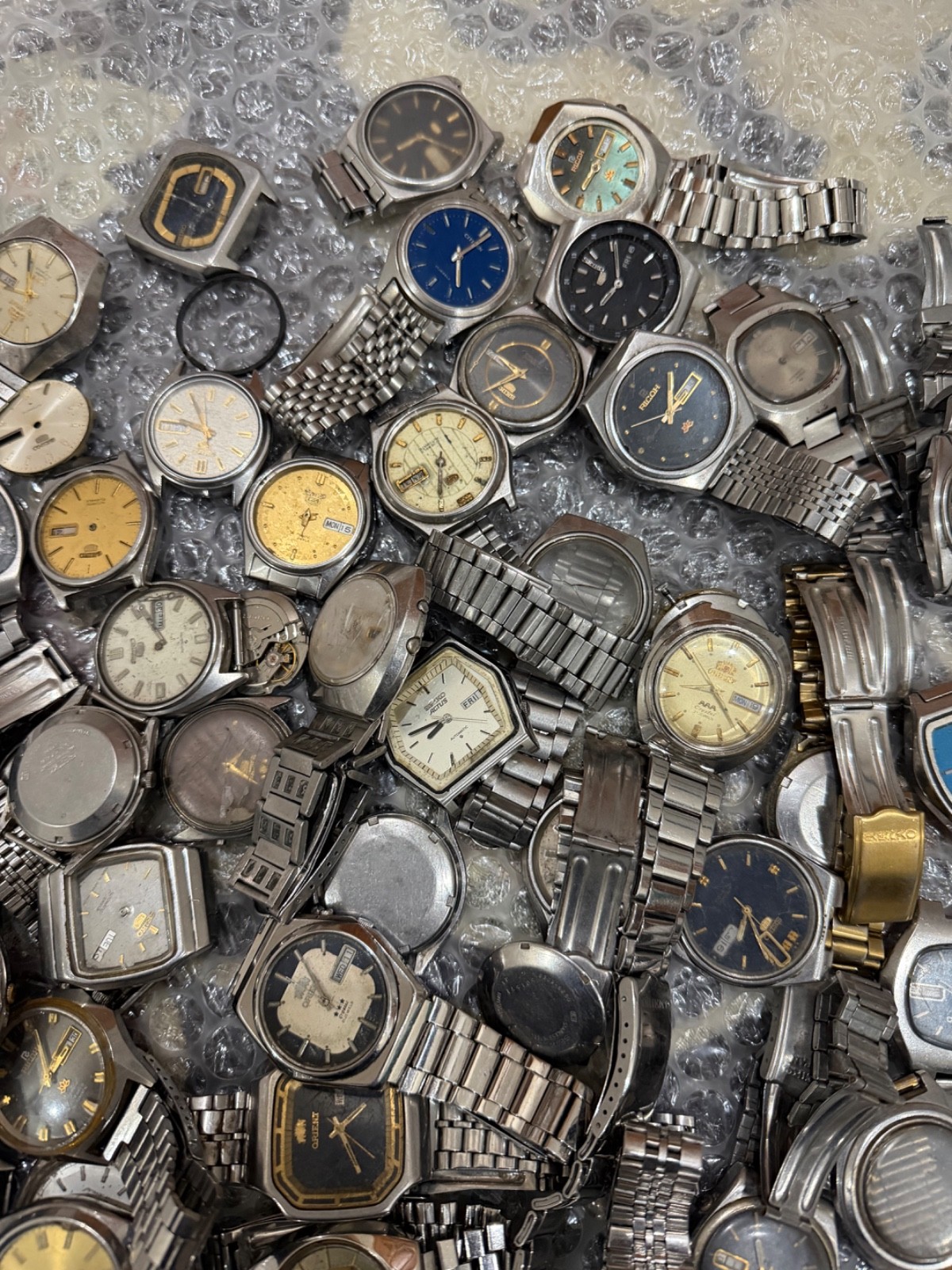 (Seiko,Orient,Ricoh,Citizen) Used Of Owned Pre Watches Rough Vintage Lot - VintageWatches.PK (Seiko,Orient,Ricoh,Citizen) Used Of Owned Pre Watches Rough Vintage Lot - vintagewatches.pk