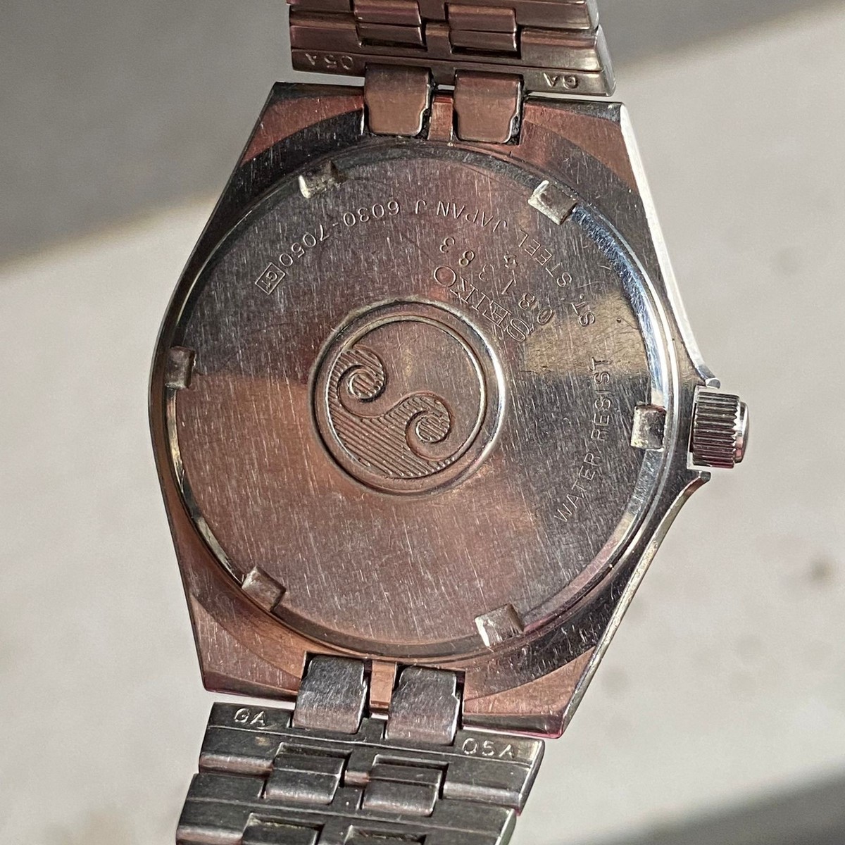 SEIKO セイコー シルバーウェーブ 6030-7040 クォーツ Rare Seiko Silverwave Quartz 6030-7040 Silver Dial Oak Style