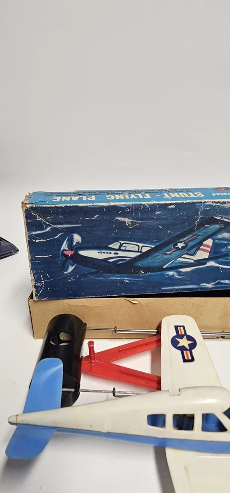 VINTAGE PMC STUNT FLYING PLANE Battery Operated Untested Foto 4 de 4