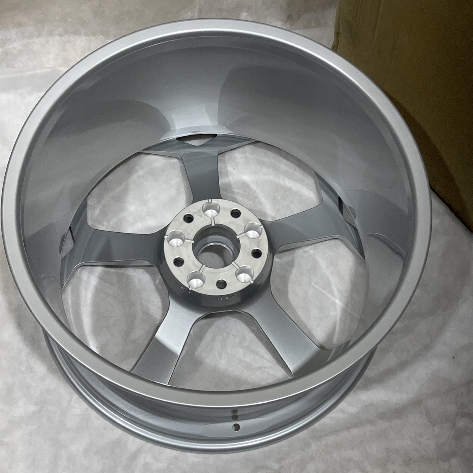 2019-2024 OEM Lamborghini Urus 22" Rim Wheel Silver Alloy 4ML601025L, New