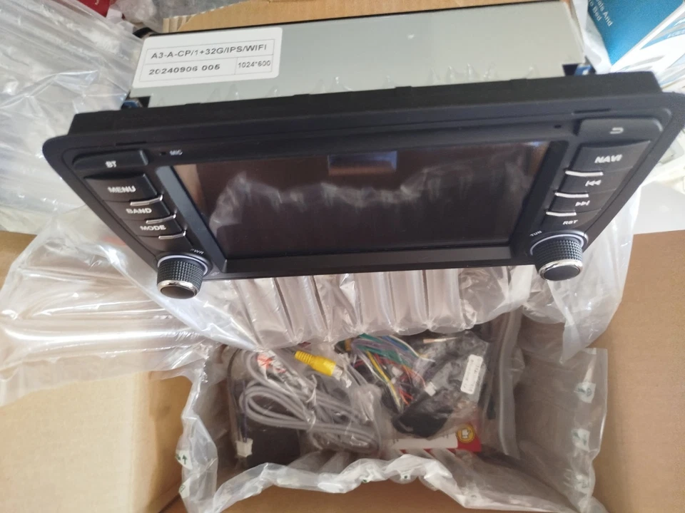 radio de coche con pantalla - Imagen 2 de 3