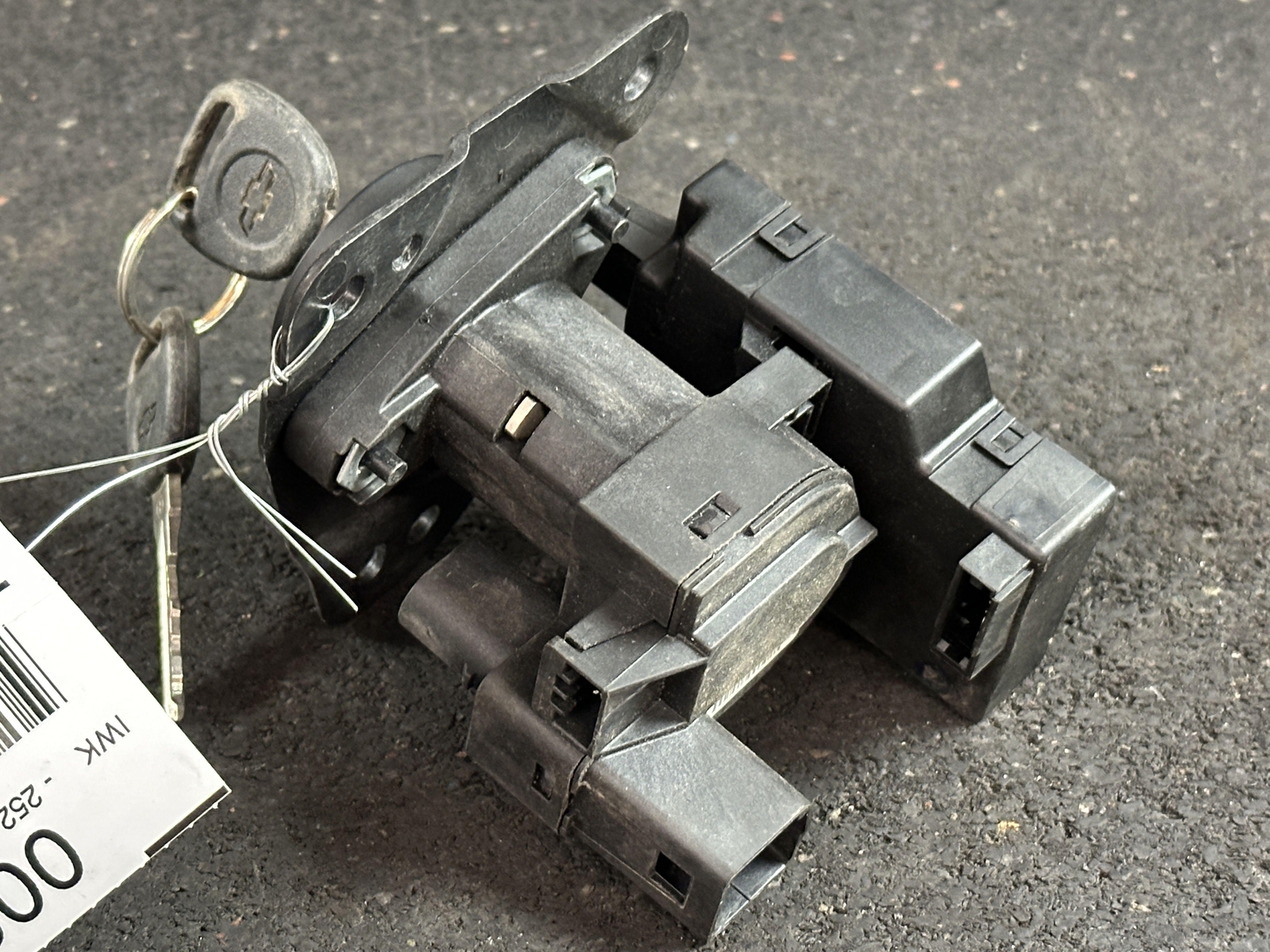 04-12 CHEVY MALIBU IGNITION SWITCH LOCK CYLINDER WITH KEY ID 15823541