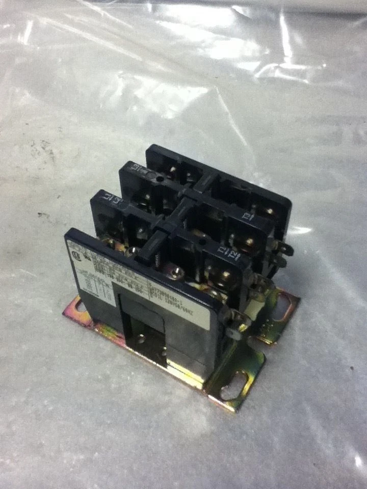 JOSLYN CLARK DP3C253-120 CONTACTOR - Image 2 of 4