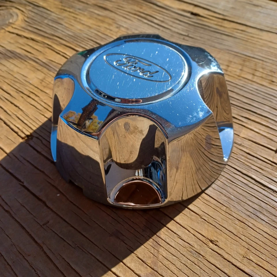 Tapa central Ford Ranger o Explorer, cromada, 1998-2011 parte # YL24 1A096 CB 08 Foto 2 de 3