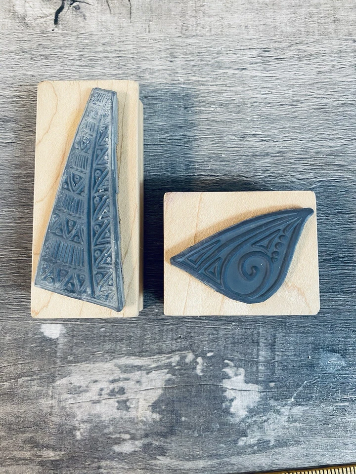 2 estampillas de goma vintage en bloque de madera magenta diseño geométrico azteca Foto 2 de 4