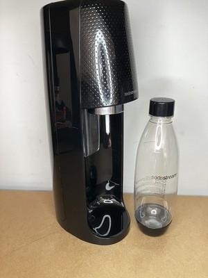 SodaStream SPT-001 Wassersprudelbereiter mit CO2-Kanister + 840ml Flasche schwarz