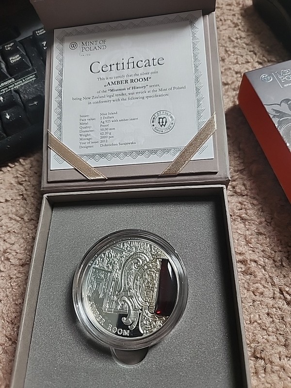 2012 2 Oz Silver $2 Niue Misteries Of Hostory AMBER ROOM Proof Coin. RARE