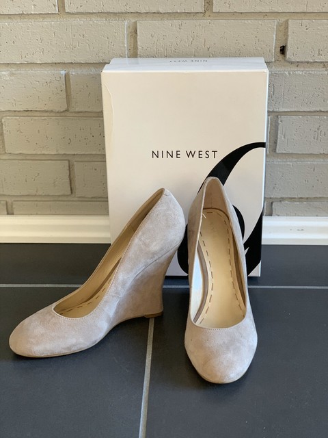 nine west wedge pumps