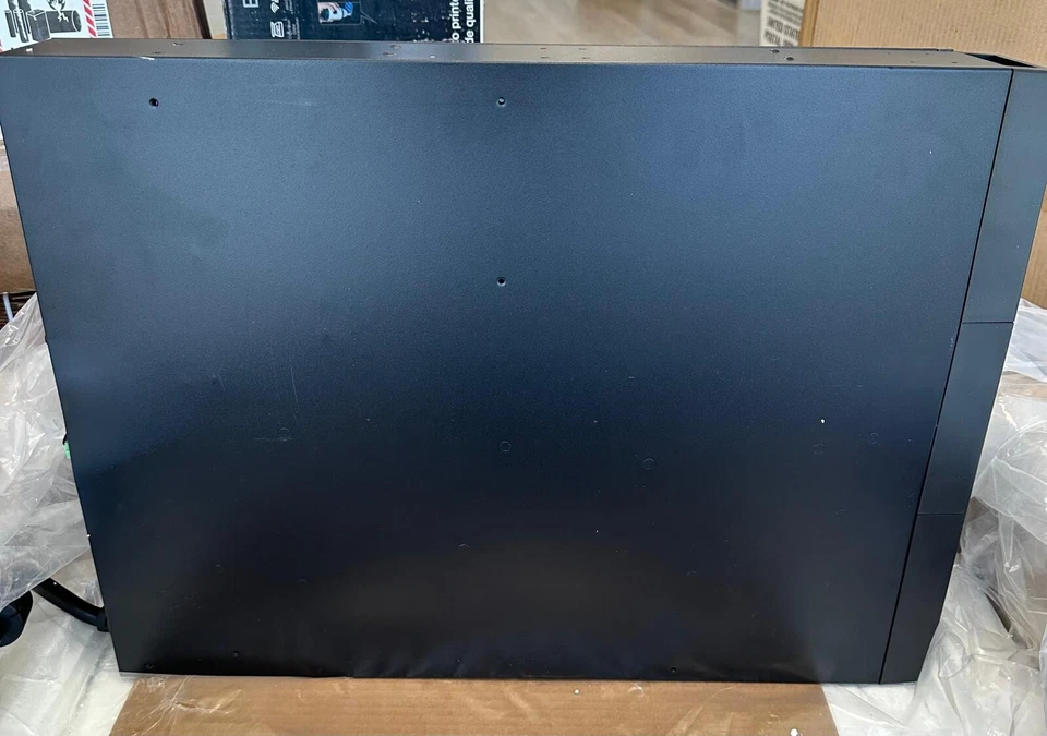 Eaton 9PX 3000 VA Tower Rack Mountable For parts only damaged during shipping - Image 3 of 4