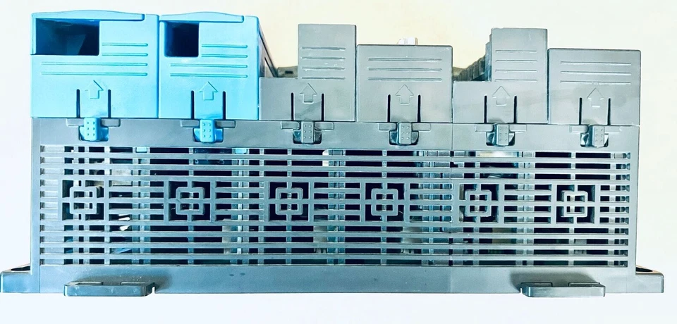 LG Programmable Logic Controller GM6-PAFB +GM6-CPUA+G61-D22A+G6Q-TR4A+G6Q-RY2A+G - Image 4 of 4