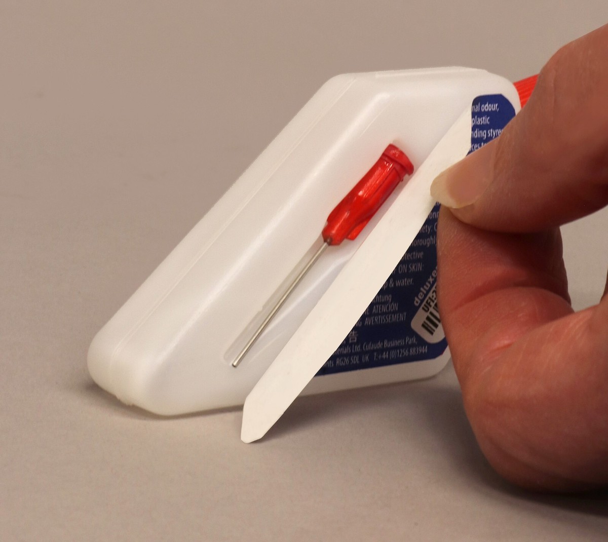 Deluxe Materials Precision Plastic Glue & Pin Point Applicator Kit [Bundle] – Gap Games - View #2