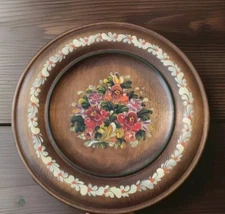 HANDARBEIT Decorative Wooden Wall Art Floral Plate German Art Pottery 8.5” EUC