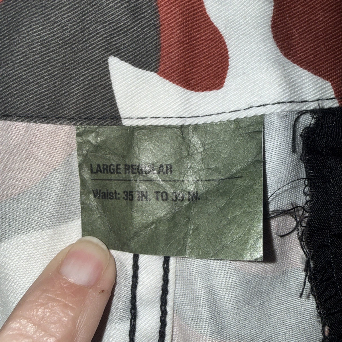 Rothco Militar Camuflaje Ejército Fatiga Carga Rojo Negro Gris Camuflaje 35-39W 9L Usado en Excelente Condición